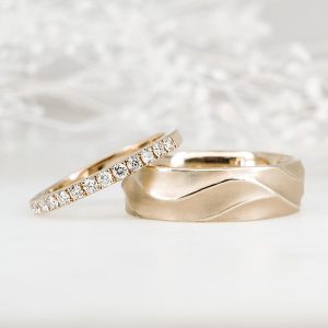 Find the perfect wedding bands to honor your commitment. From classic gold to contemporary designs, our bands are crafted for everlasting beauty and comfort.